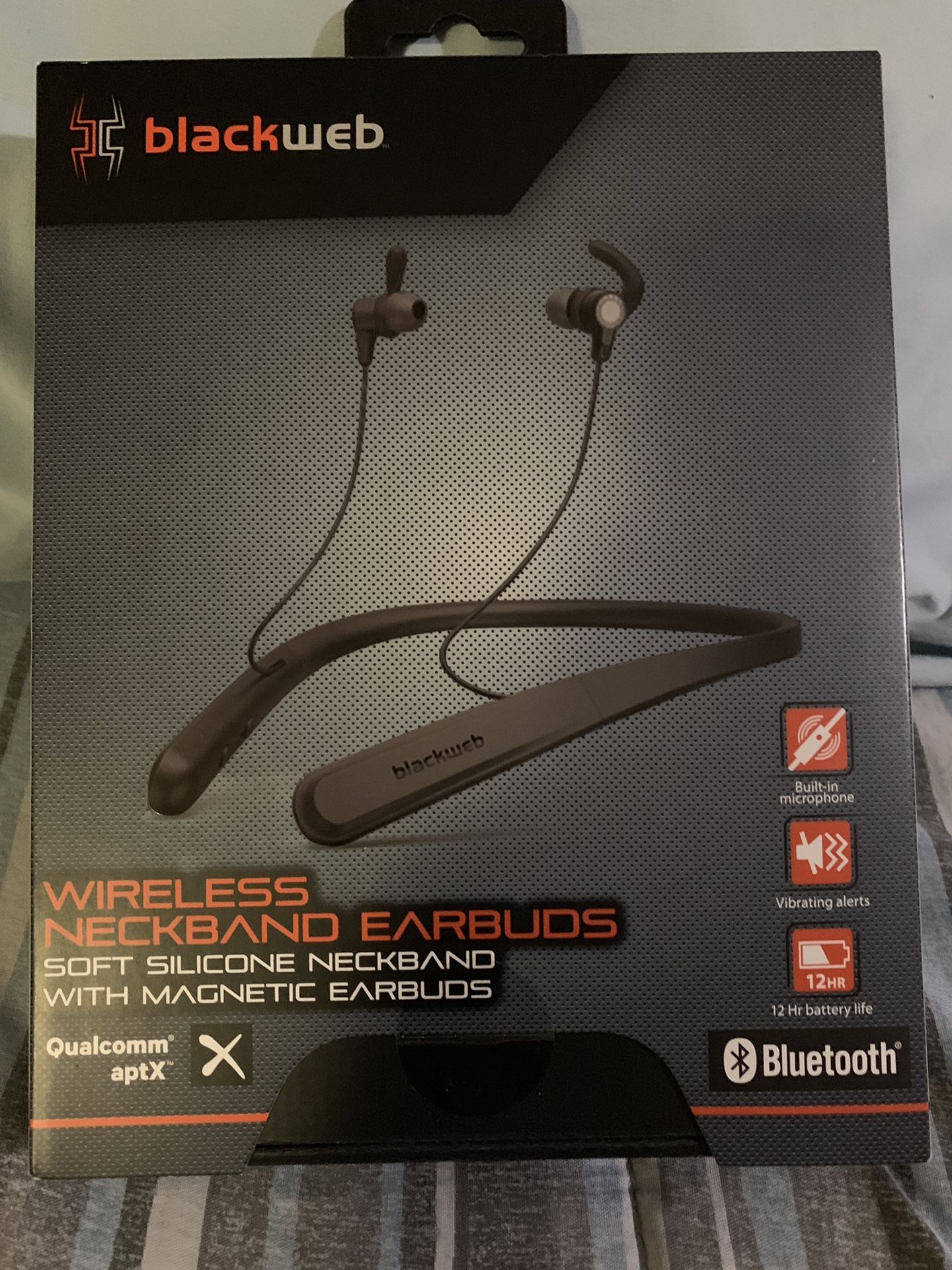 Blackweb BWA18AA003 Wireless Neckband Headphones