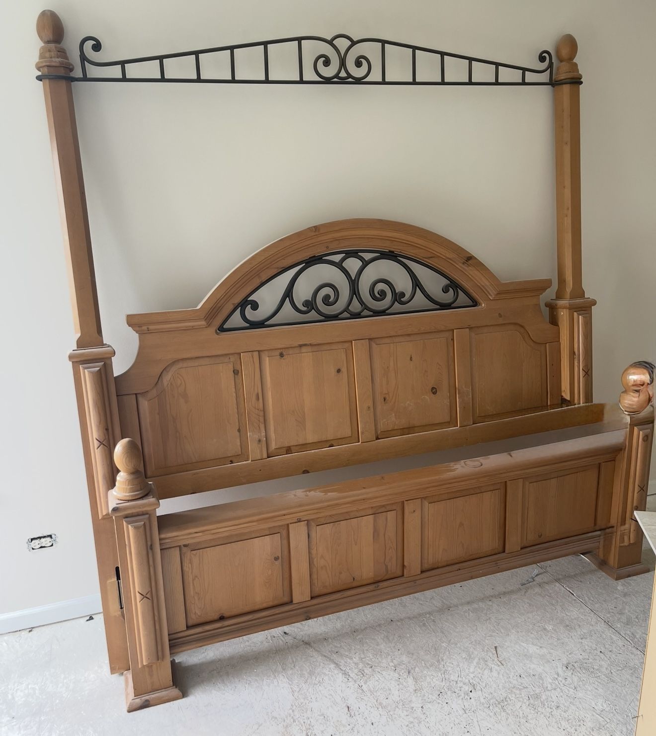 King bed bedroom Set Dresser Chest Mirror 