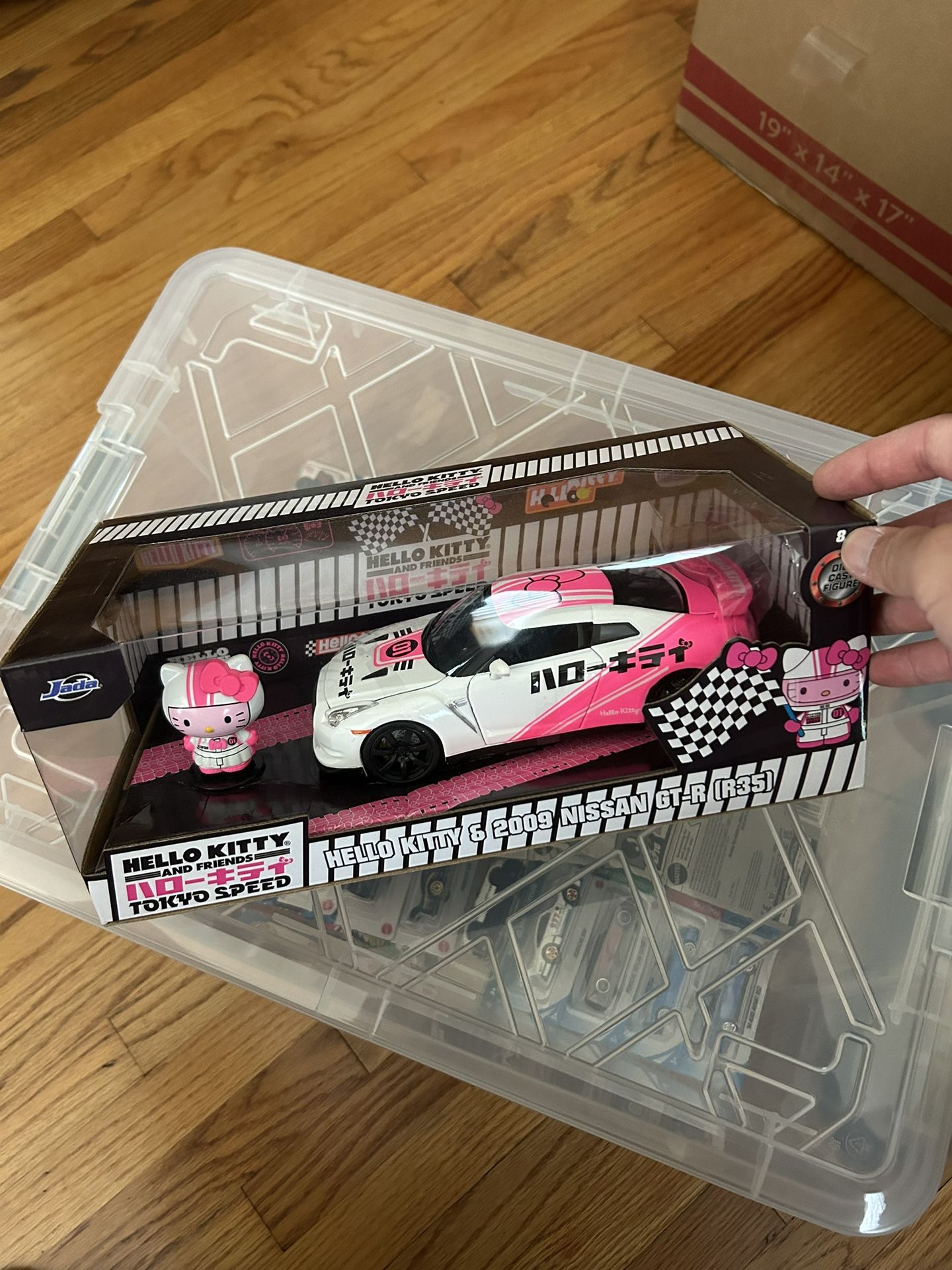 The new wrap is done. #r34 #sanrio #hellokitty #rentjdm @jadatoys
