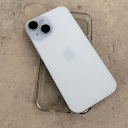 iPhone 15 128GB