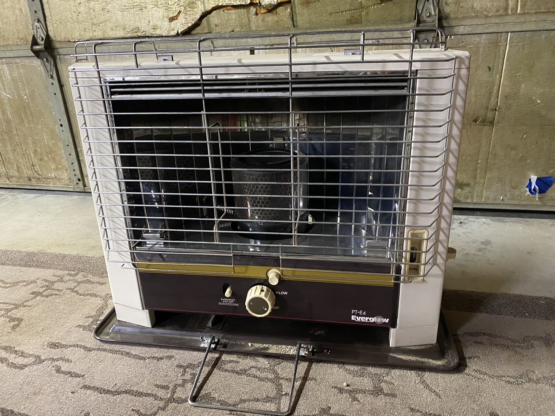 Everglow Kerosine Heater for Sale in Phelan, CA - OfferUp