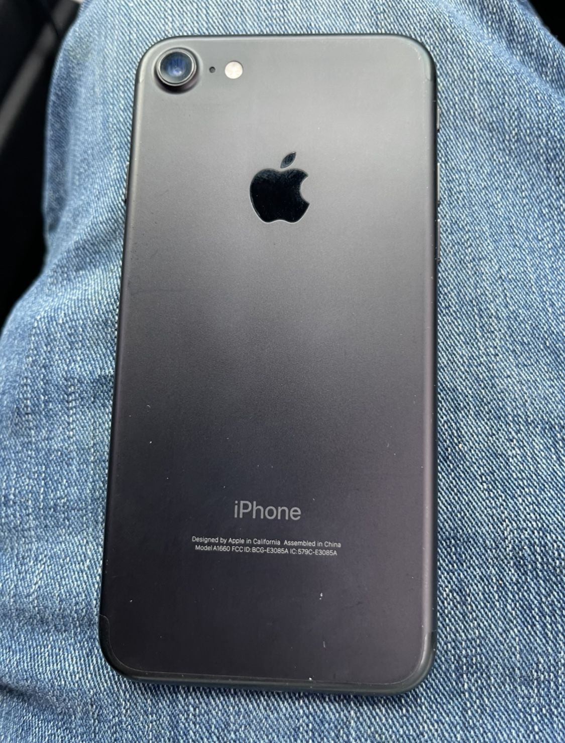 iPhone 7 (UNLOCKED)