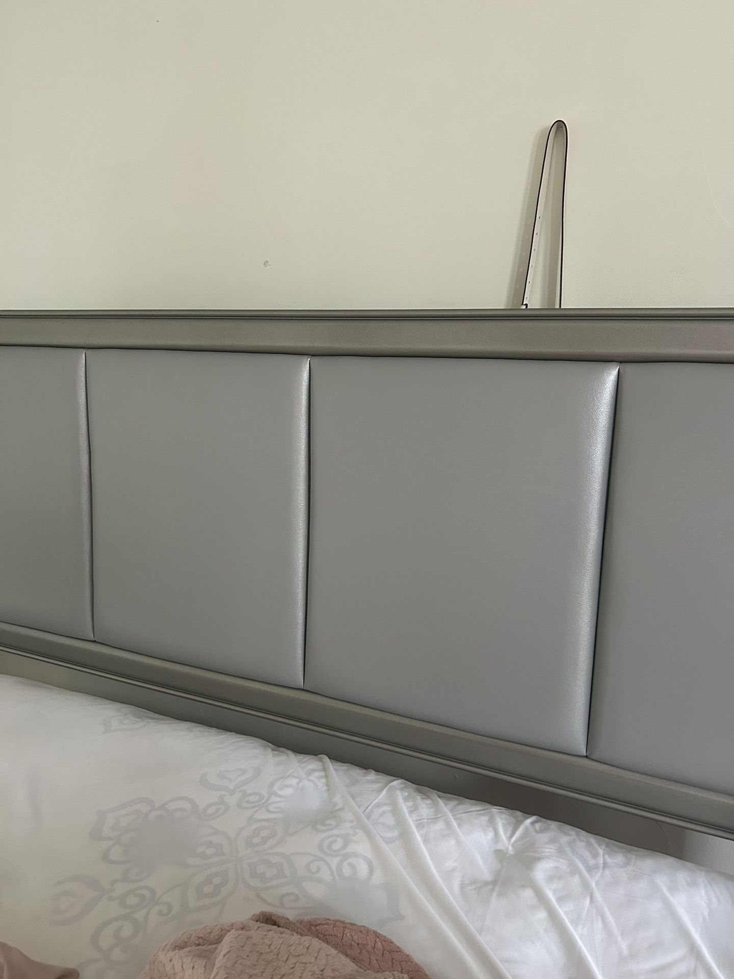 Bedframe 