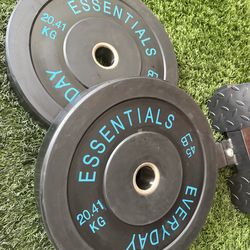 🏋️‍♀️Brand New in Box 45lb Bumper Plates. $1.10/lb for the pair!!🏋️‍♀️ $100