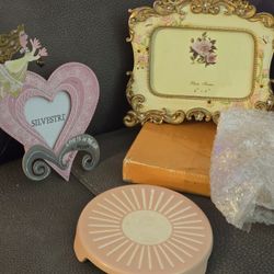 Girls Room Picture Frames.