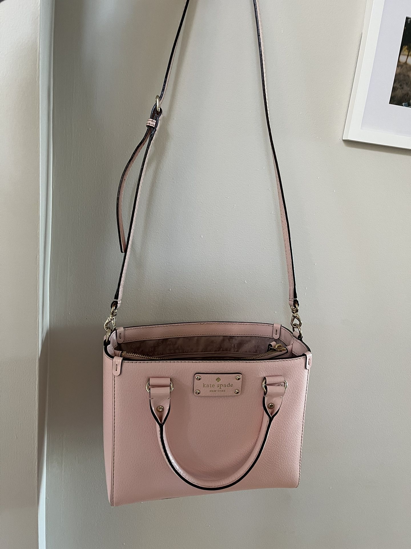 Kate Spade Crossbody Handbag (like NEW)