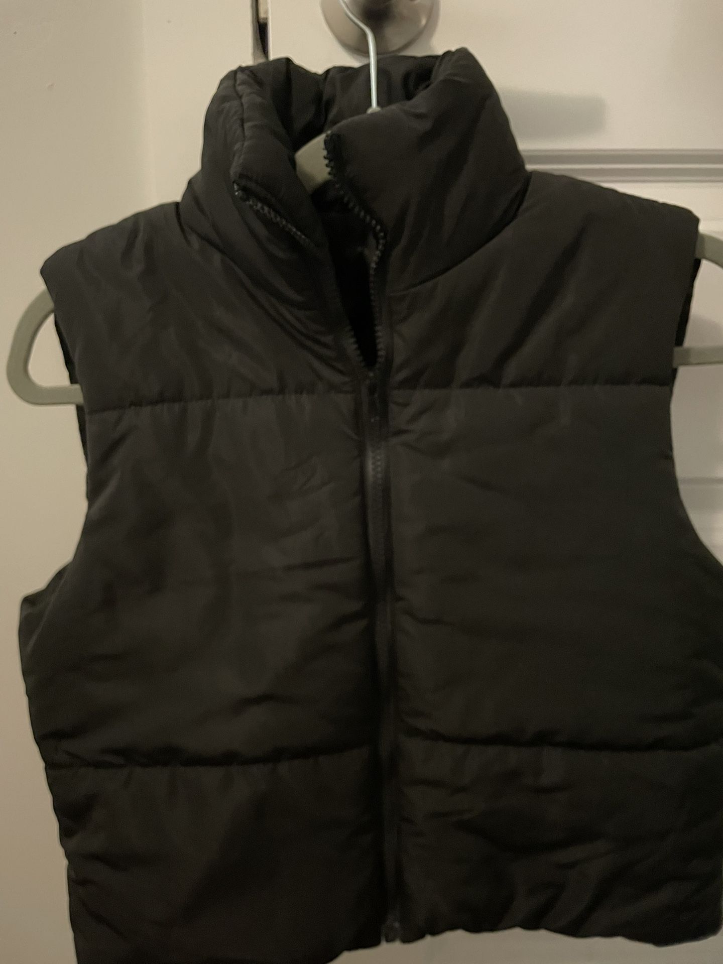 Cropped Puffer Vest