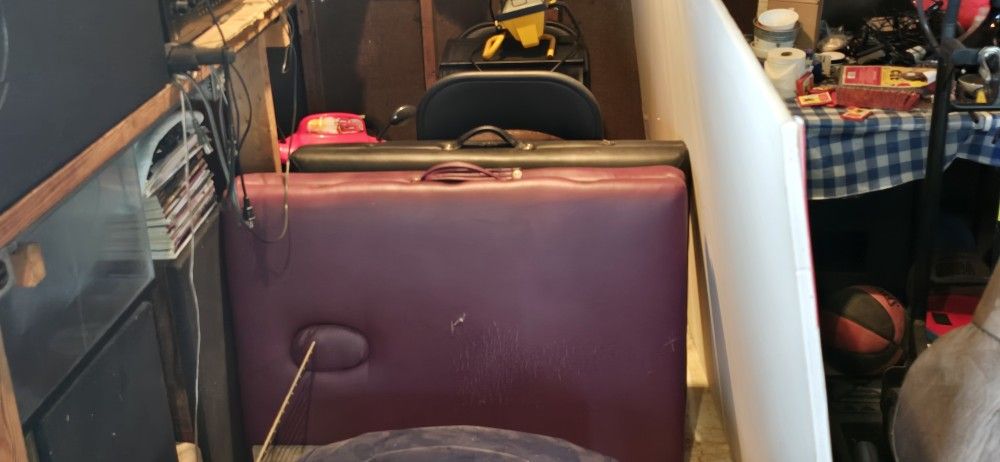 1 Massage Table