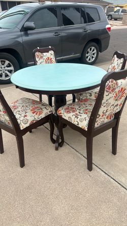 Table w chairs