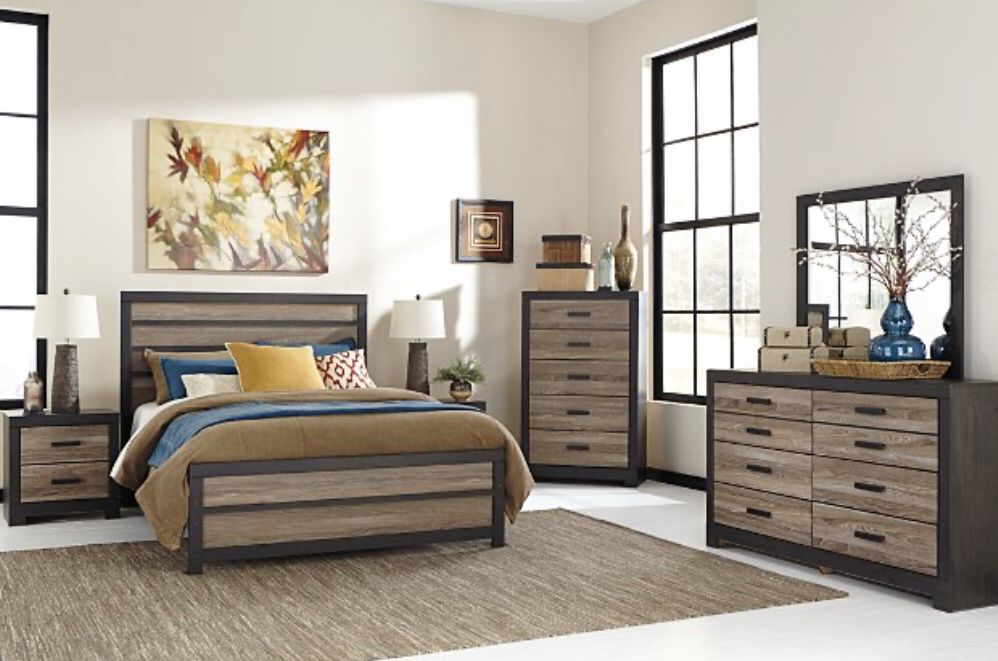 5-Piece Bedroom Set ( +2 Night Stand Lamps)