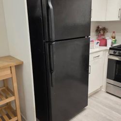 GE Black Refrigerator - Free Delivery 