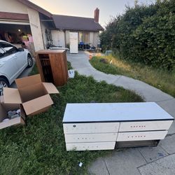 Free Stuff Need Gone ASAP 