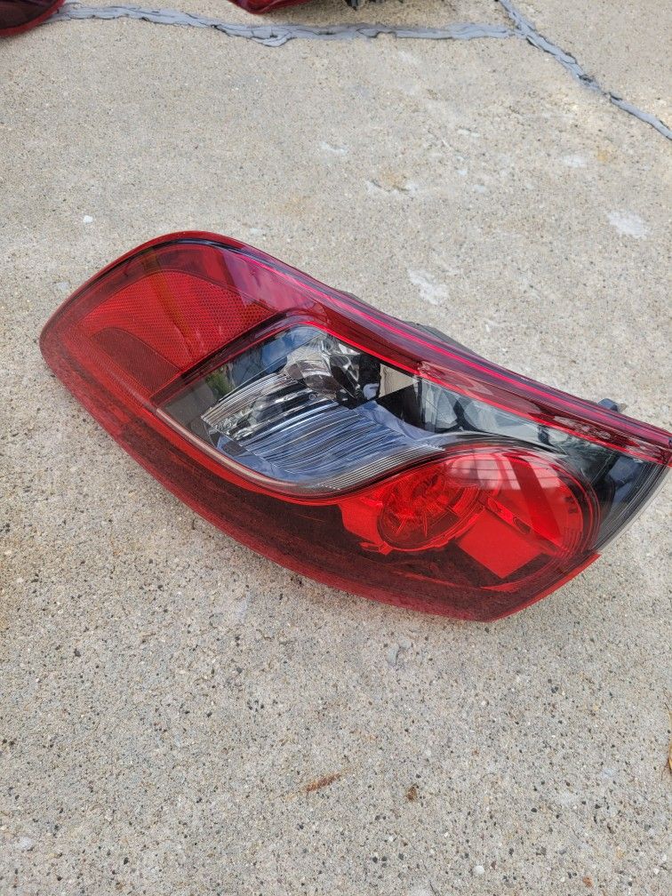 2013-15 Mazda CX-9 Right Side Taillight