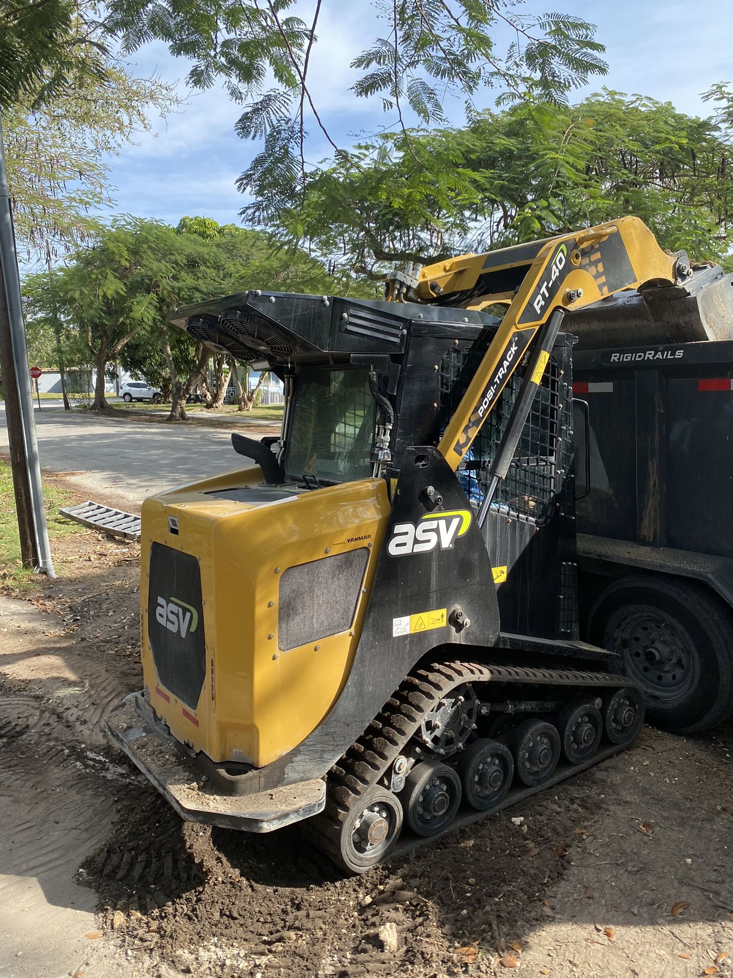 Bobcat Excavadora Volteó