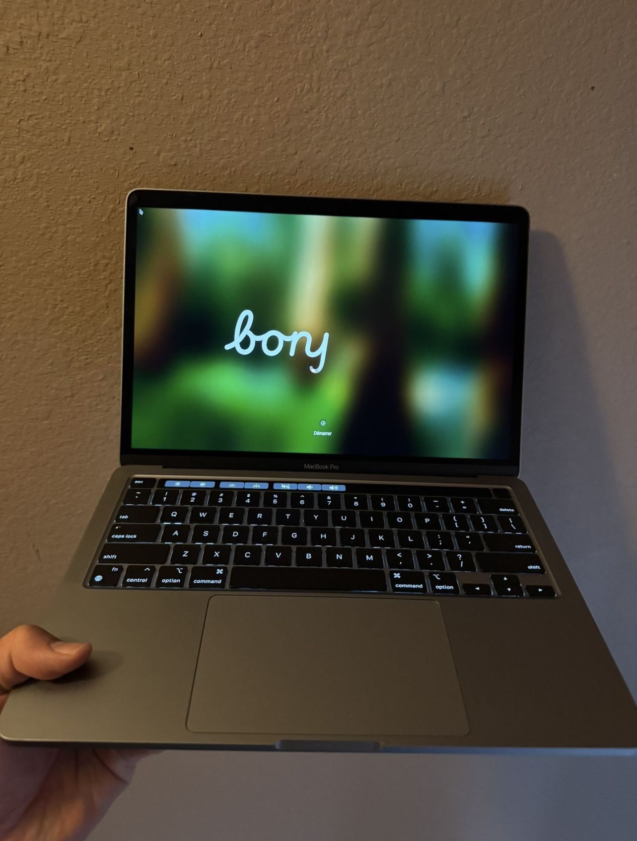 Apple MacBook Pro 10/10 Condition M1 Chip 256gb Flash 8ram Hardly 13 Inch Used 100 Cycle Feels Like New Still