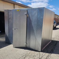 LIKE NEW Commercial NORLAKE Restaurant Walk In Cooler 8ftx8ft Self Contained