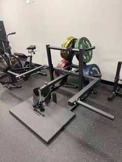 Titan Fitness Belt Squat