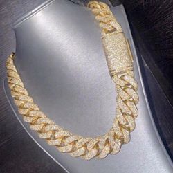 18k gold Cuban chain VVS