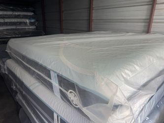 King mattress TempurPedic ProBrezee  Hybrid PureCool Medium Offers $2899