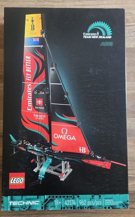 LEGO Technic Emirates Team New Zealand AC75 Yacht (BRAND NEW) (FACTORY SEALED)