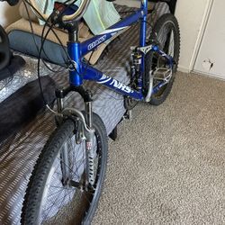 Giant NRS 3 Mountain Bike 
