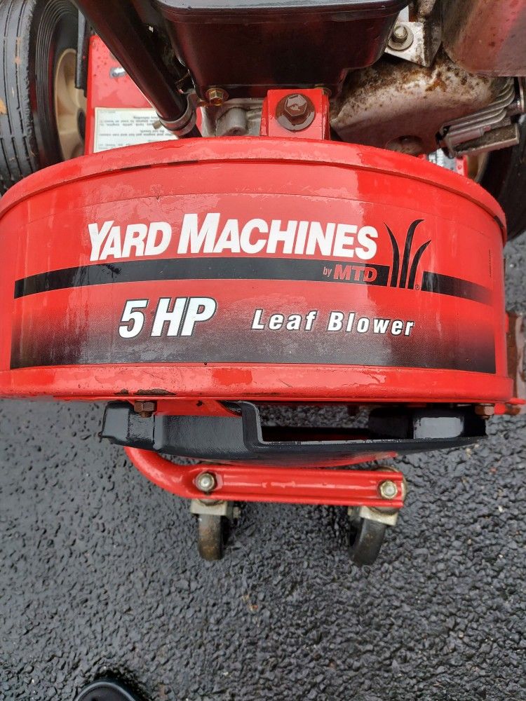 Yard man 5 HP Leaf Blower