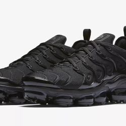 Vapor Max plus Triple Black