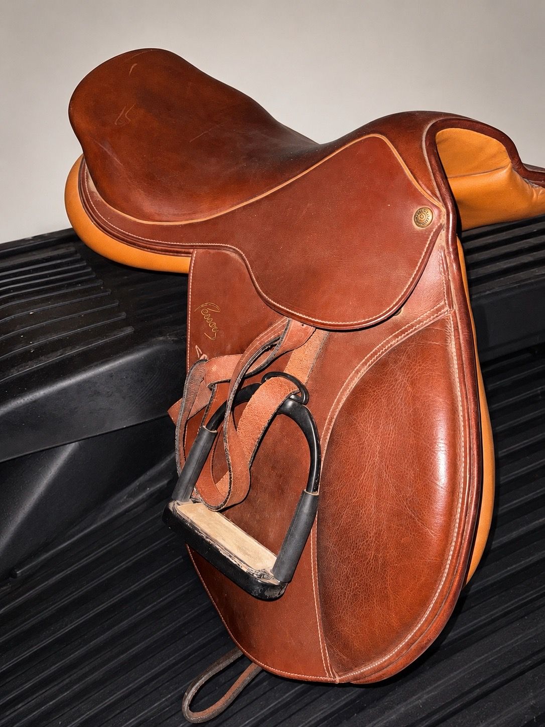 Pessoa Brown Jumping/Close Contact English Saddle with Stirrups 17 inches
