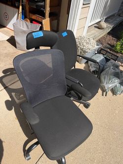 Black Mesh Office Chair with Headrest