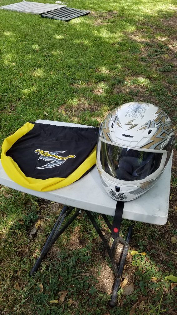 Motorcycle helmet