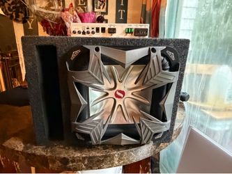 Amazing Setup 10"Kicker L5 Solabaric ported box and Soundstream 2k mono amp