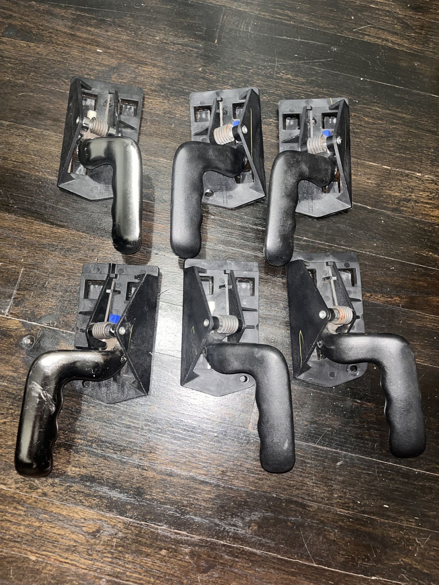 99-02 Chevy Tahoe Door Handles