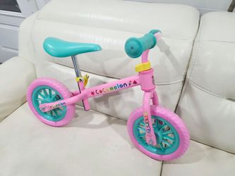 Cocomelon Toddlers Balance Bike Adjustable Seat, 10" Wheels Lightweight Trainer Pink.