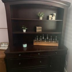 Bedroom Dresser/Hutch Set