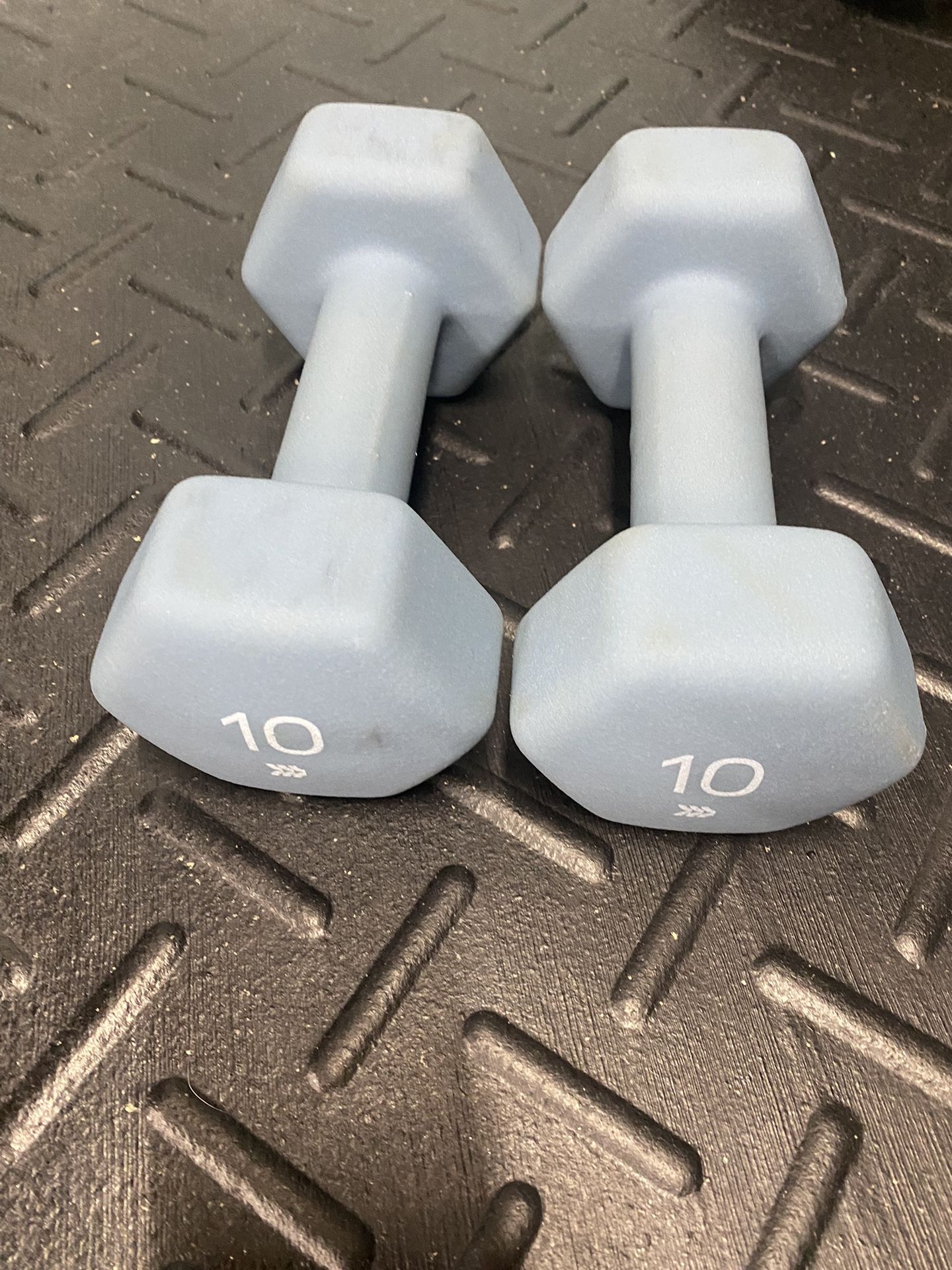 10 Pound Neoprene Dumbbell Pair.