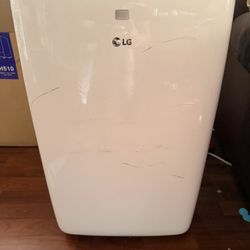 LG 6000 BTU Air Conditioner And Dehumidifier 