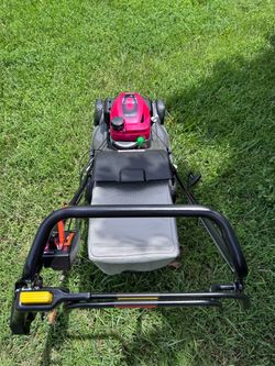 BRAND NEW HONDA HRX-217 /200cc (HRX217K6HYAA/GJAVA1880271/SERIAL # MAMA-1740494)TWIN BLADE /STOP BLADE CONTROL SYSTEM, XENOY DECK NEVER GER RUST, DENT