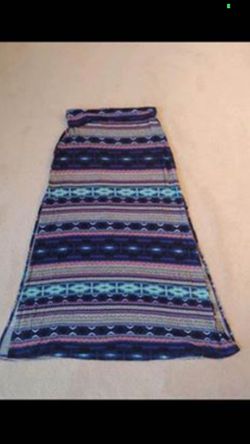 Ladies Like NEW Charlotte Russe Double Slit Side Maxi Skirt, Blue Tribal Pattern, Size Medium