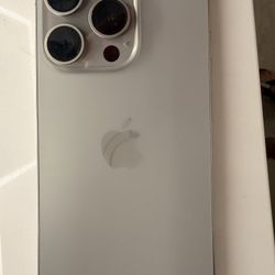 Unlocked Apple 🍎 iPhone 15 Pro (Natural Titanium) 128GB - Great Condition