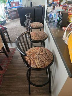 Bar stool