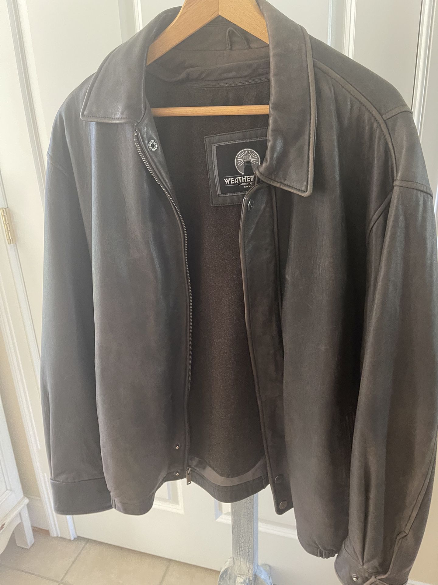 Men’s Vintage Distressed Leather Jacket