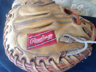 Rawlings Lance Parish model glove