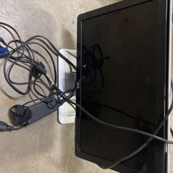 HP Desktop And computer With Cords 