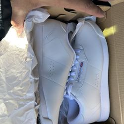 Women’s Reeboks 8.5