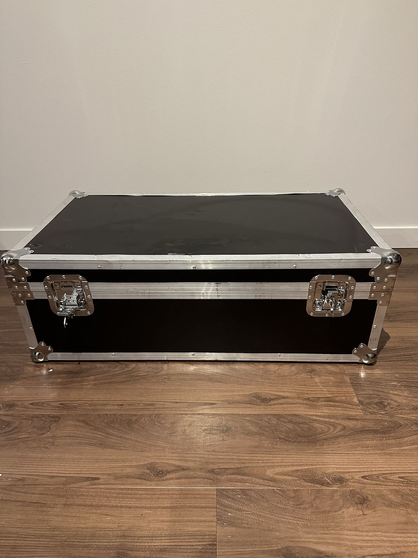 FREE Large Utility ATA Trunk - Black with Chrome Hardware, Foam Lined, 30x50x90cm