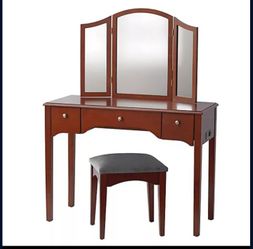 Camilla Vanity Set With USB and Power Outlet