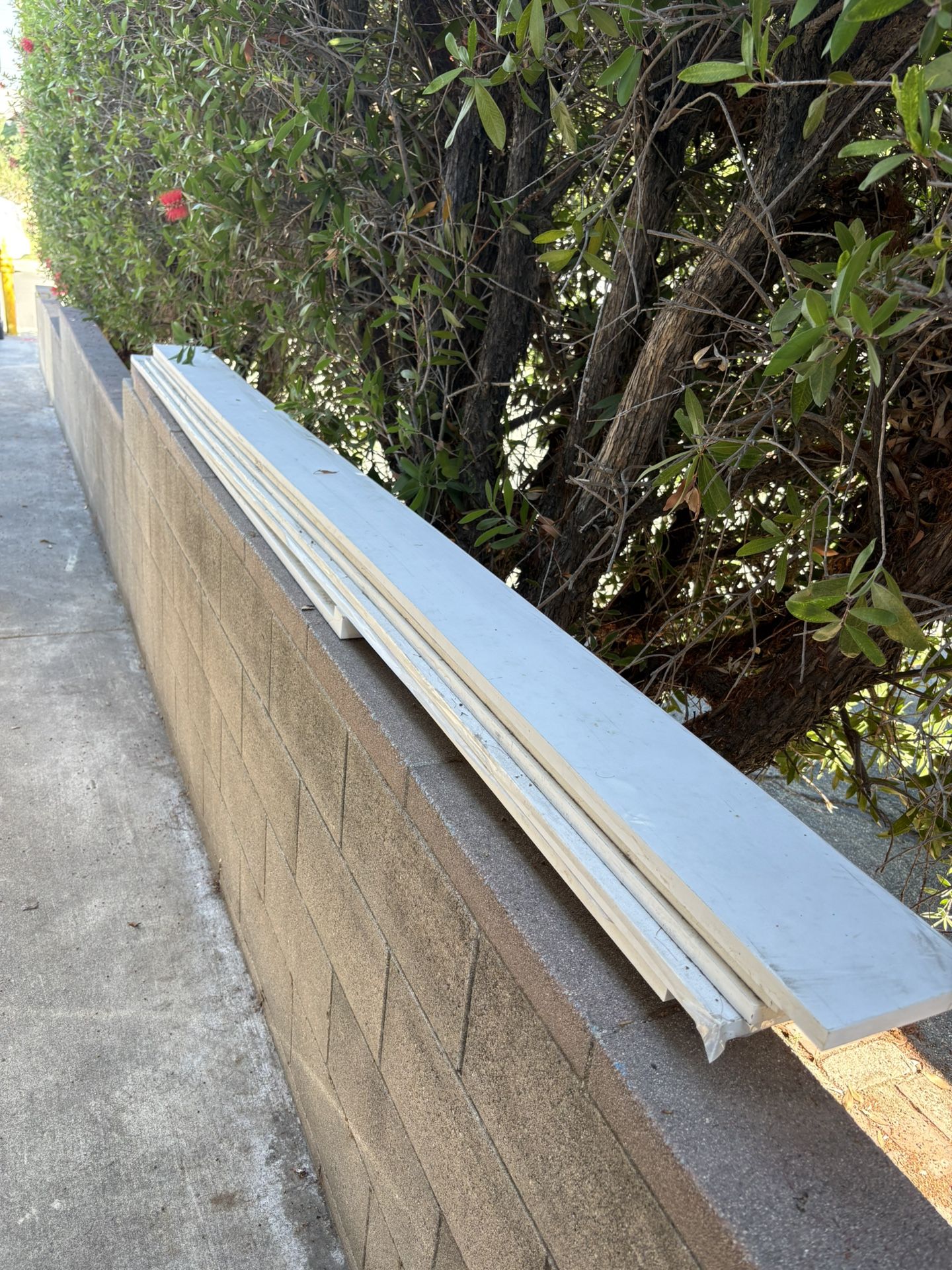 “FREE” Nine Pieces Of Quartz Countertop 9ft X 6in.. Free, Pick Up Only