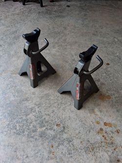 Jack stands
