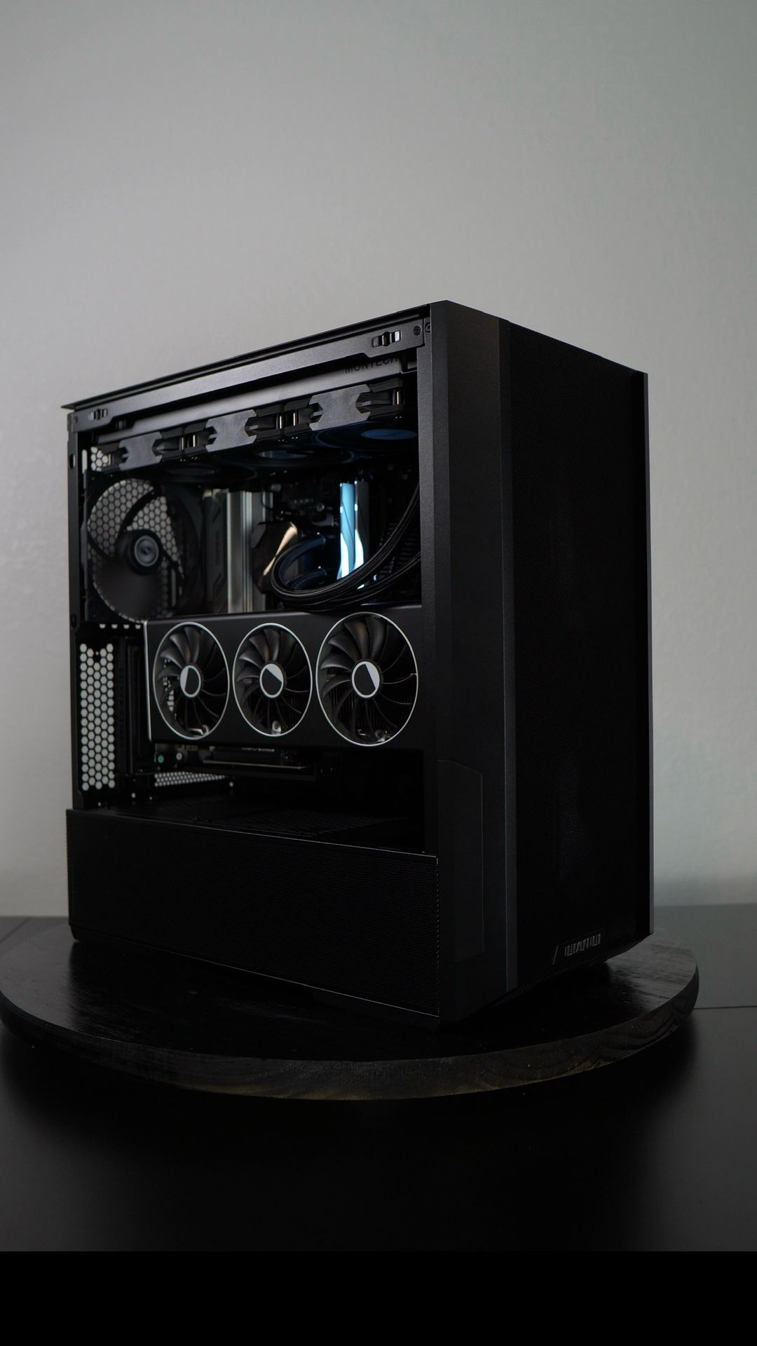 Aegis I Ryzen 5 9600x, RX 7800 XT, 32GB, 1TB SSD, Wifi+Bluetooth