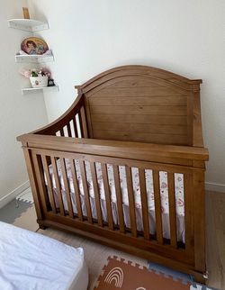 Baby Appleseed Rowan Arch Top Convertible crib